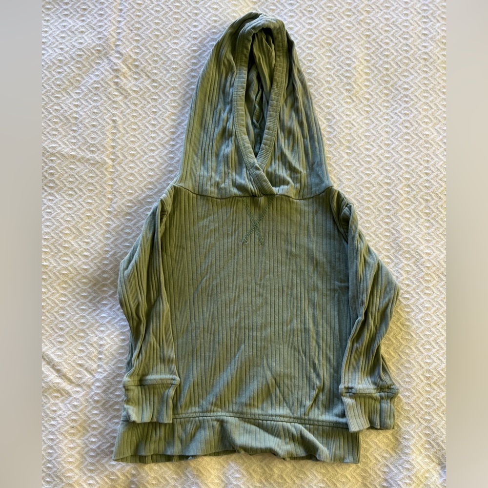 Kate Quinn Hoodie in size 18-24 Months